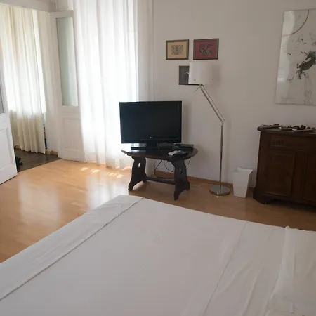 Πανσιόν Pley Boutique Del Centro 2*