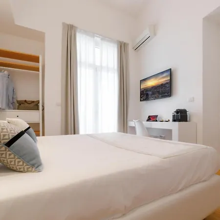 Πανσιόν Pley Boutique Del Centro 2*